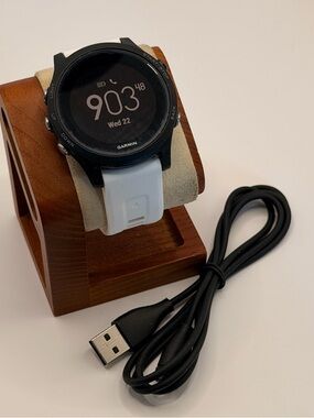 Garmin Forerunner 935 (charger included, tested, black/white)
